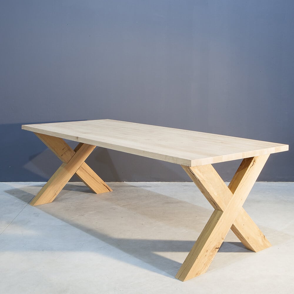 Indirect bemanning Zwerver Massief eiken tafel met industri'le kruispoot - Concept Table