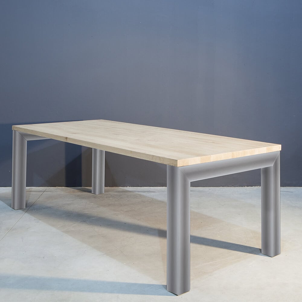 spoel Actief Op het randje Stoere eikenhouten tafel met RVS poten - Concept Table
